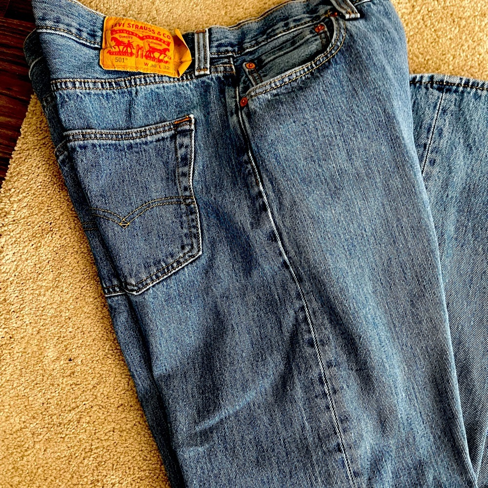 Levi’s jeans 36x32 you will love the comfort of these jeans